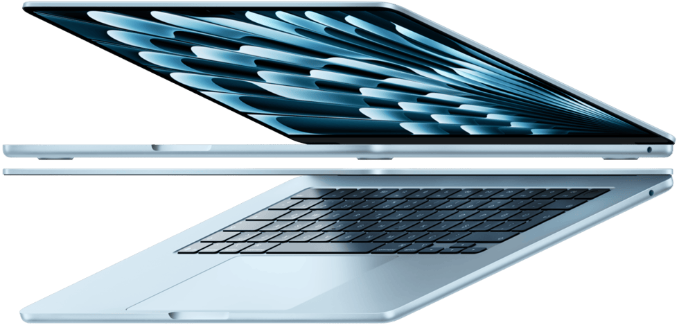 Açık duran iki adet gök mavisi rengi MacBook Air, laptopun ince profiline vurgu yapmak için ok şekli oluşturacak şekilde duruyor